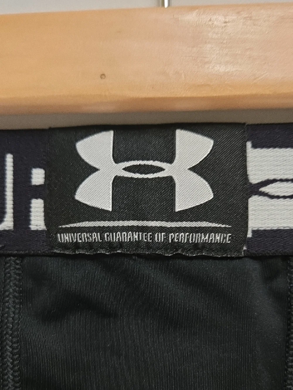 Under Armour Youth Heat Gear 3/4 Leggings Boys Size M Fitted‎